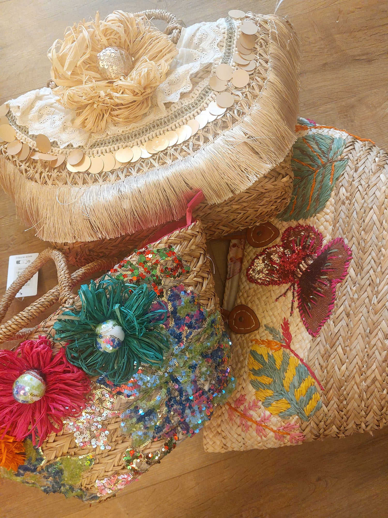 SUMMER ACCESSORIES