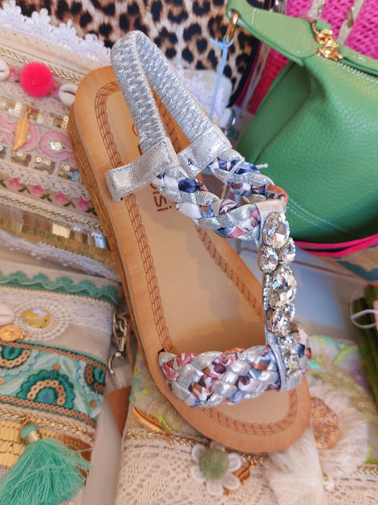 **SALE **   Silver Ribbon Jewel Sandles