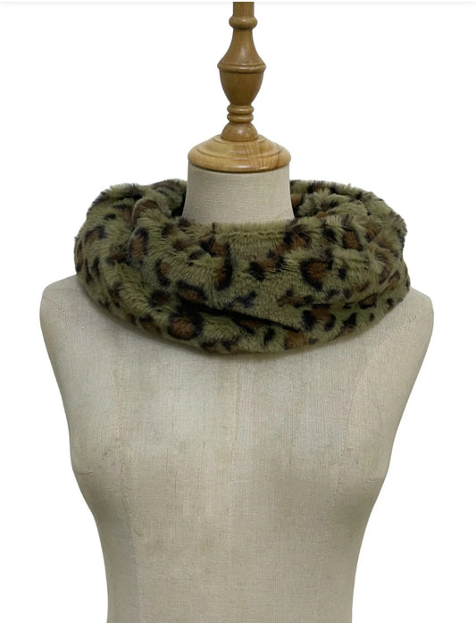 Green Cosy Faux Fur Snood